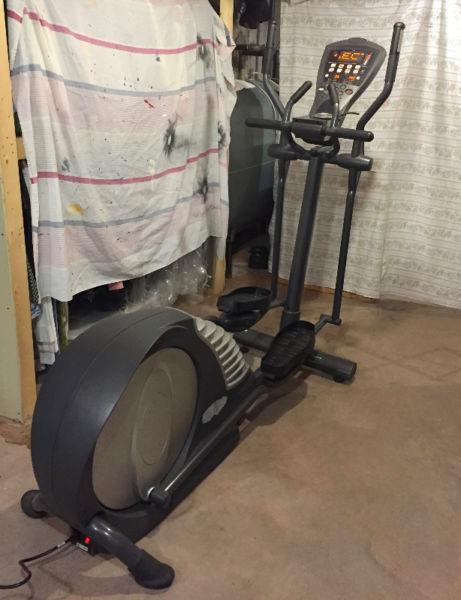 Smooth Fitness CE7.4 PROFESSIONAL Elliptical Trainer