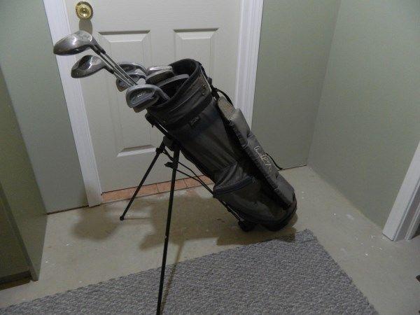 Arnold Palmer Stand Bag with RH clubs