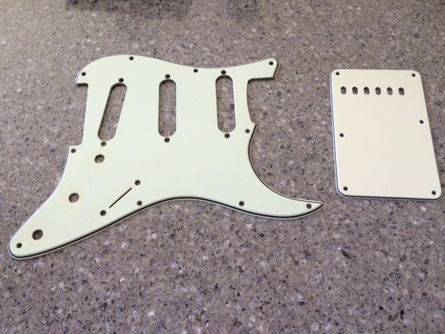 Fender USA Stratocaster Pick Guard (Mint Green)