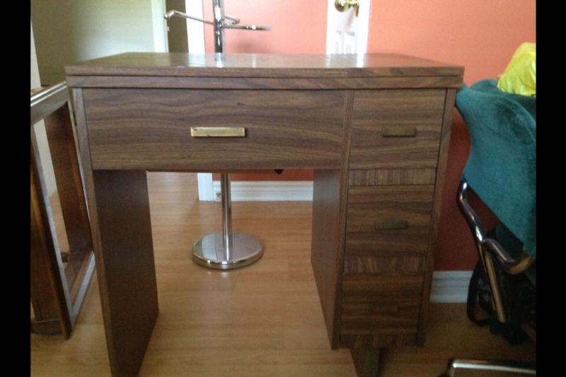 Cabinet for sewing machine