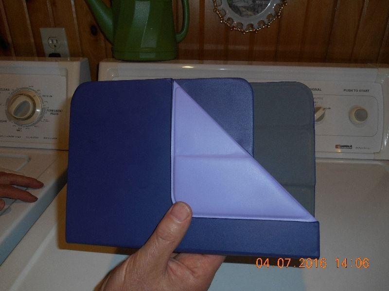 COVER THAT STANDS UP for 7 inch TABLET