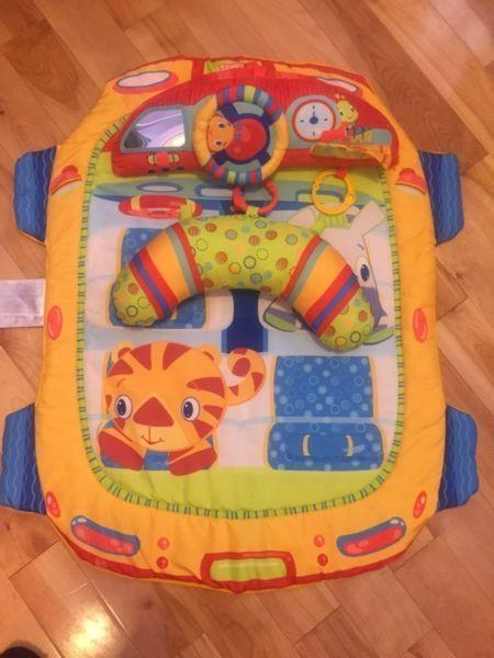 Baby play mat nice and clean