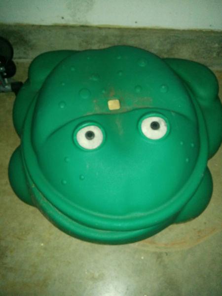 Frog Sandbox