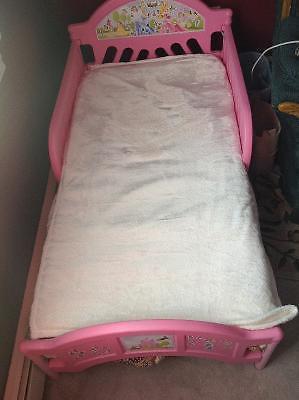 Toddlers bed with mattress