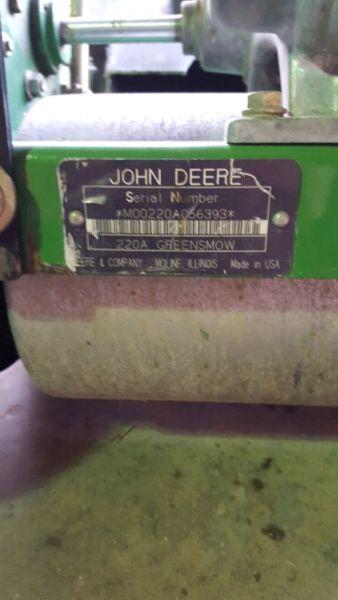 John Deere greensmow