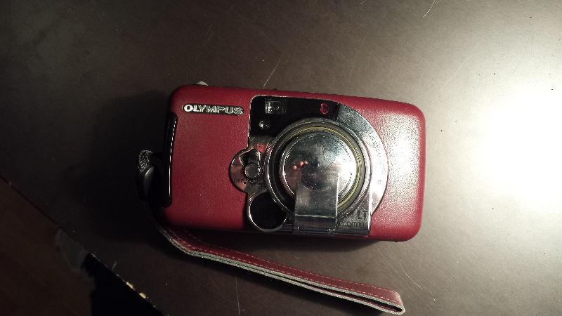 Olympus LT ZOOM 105 Panorama/Quartz Date Camera