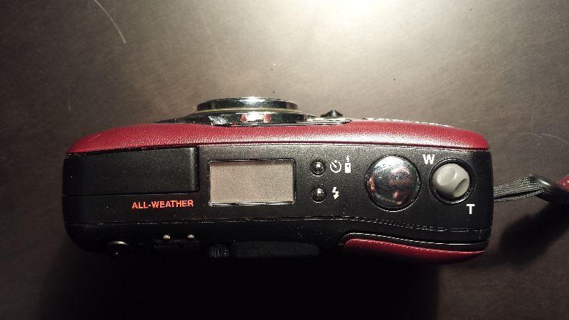Olympus LT ZOOM 105 Panorama/Quartz Date Camera