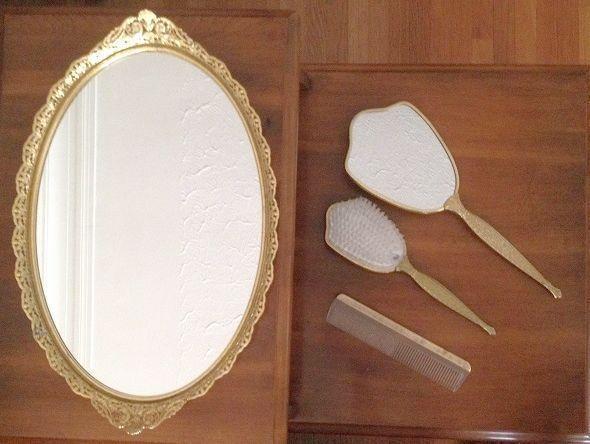 Beautiful Vintage Vanity Brush Comb and Tray