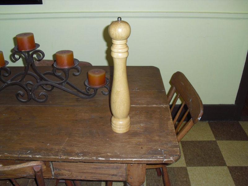 Solid Wood Pepper mill 16.5 inches tall works perfectly