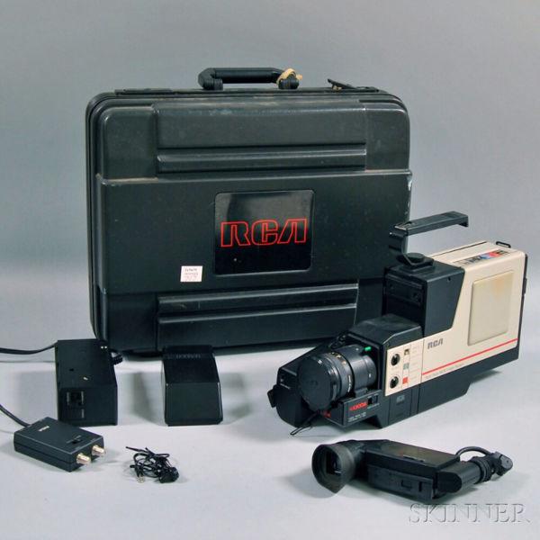Vintage RCA Solid State MOS Image Sensor VHS Camcorder, in hard