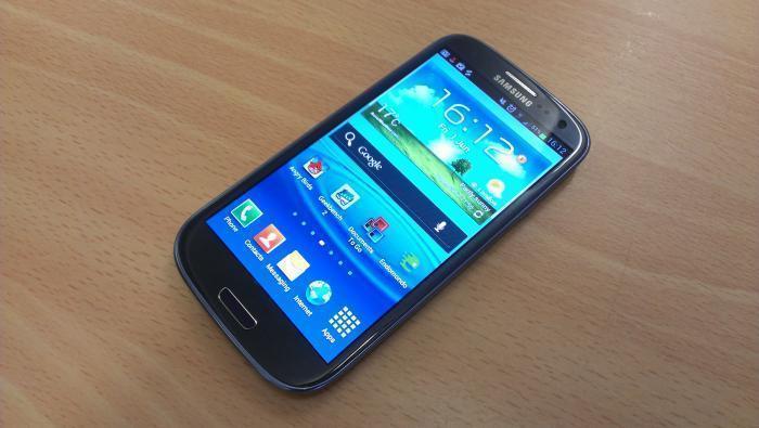 Samsung Galaxy S3 + screen protector + case