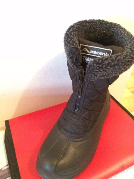 Ascent Women's Winter Boots - Size 8