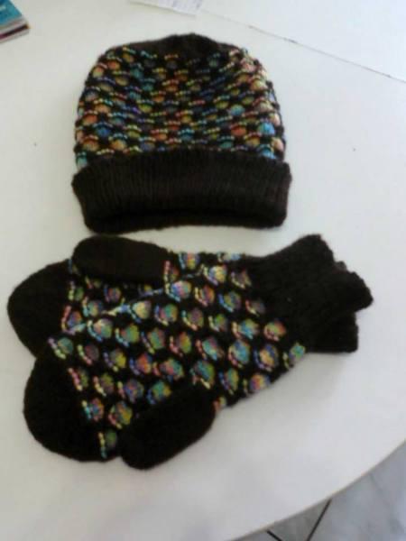 Tuques et mitaines tricotées main