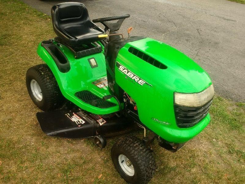 Sabre lawn tractor, Tracteur Sabre