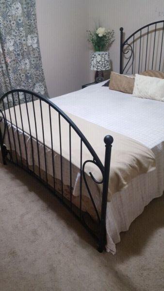 Complete Queen Size bed