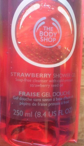strawberry scented bath and body shop bath set