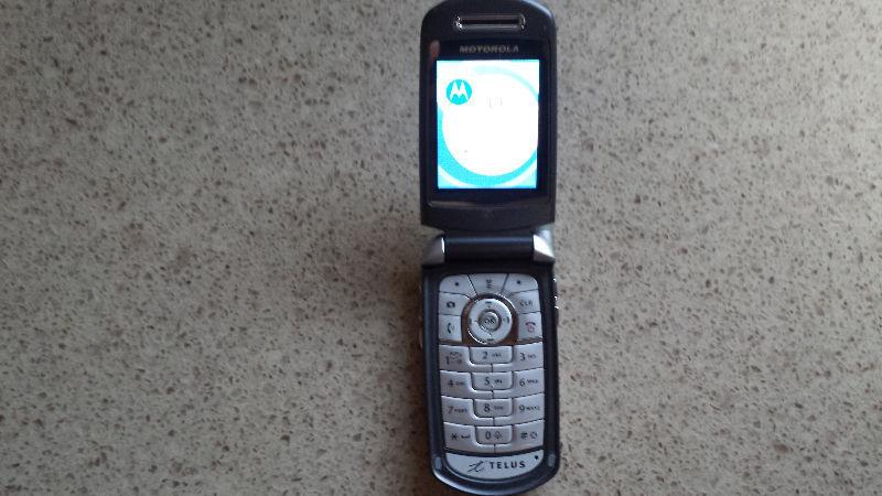 Motorola V710 Cell Phone