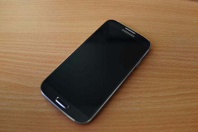 Unlocked! Samsung S 3 w purple rubber case
