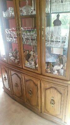 traditional oak dining set with 6 chairs, buffet and hutch