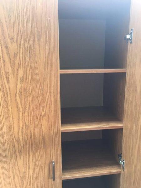 Clothes cabinet