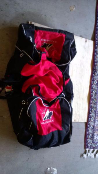 Free wheeled hockey bag