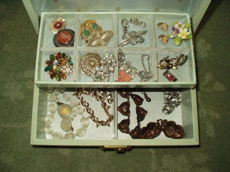 Vintage Mid Century MOdern JEWELRY COLLECTION AND CASE