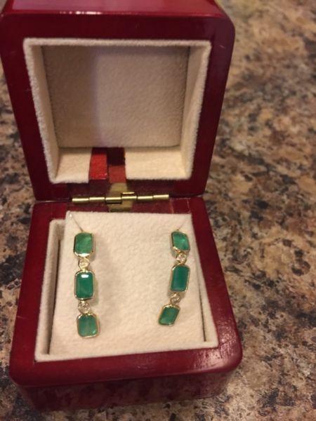 Yellow gold emerald earrings