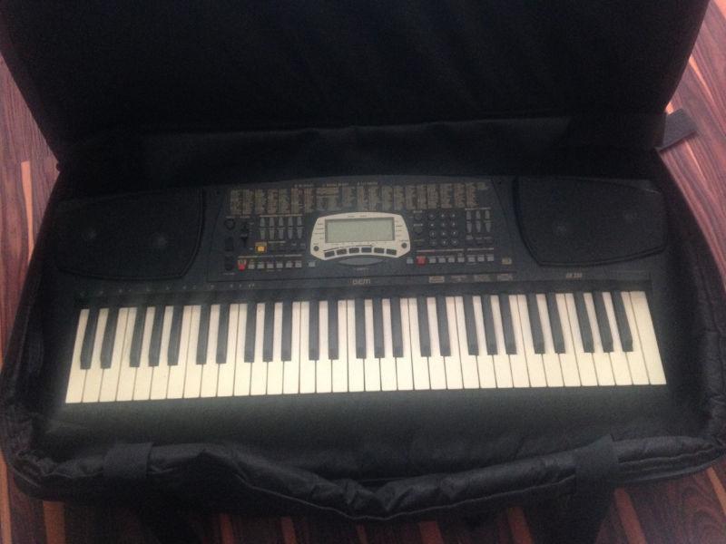 Gem GK 330 Keyboard with Voyageur Carrying/Storage Case