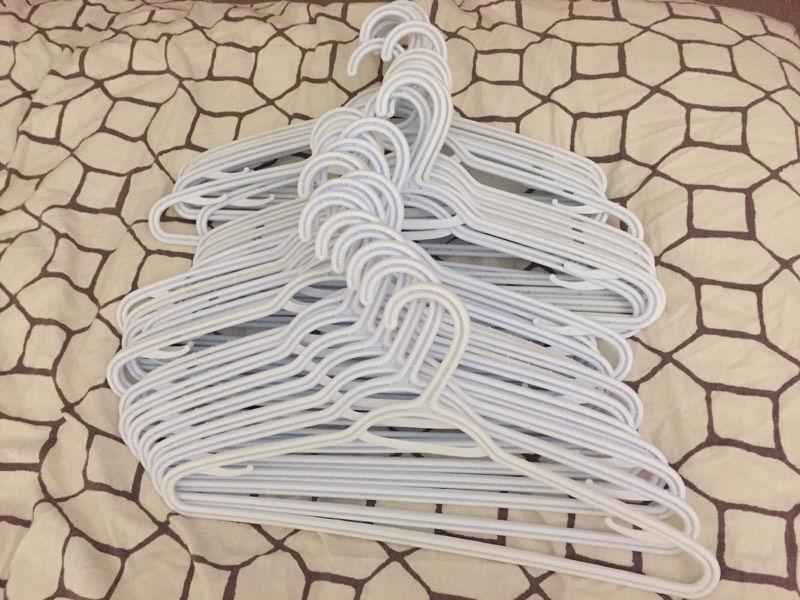 40 plastic hangers $5