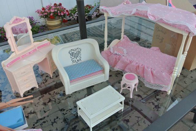 Barbies, barbie clothes and barbie furniture!