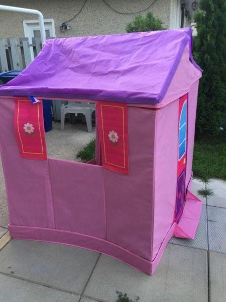 Fold up playhouse