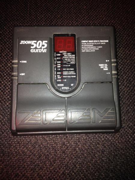 ZOOM 505 MULTI EFFECT(PRICE REDUCED)