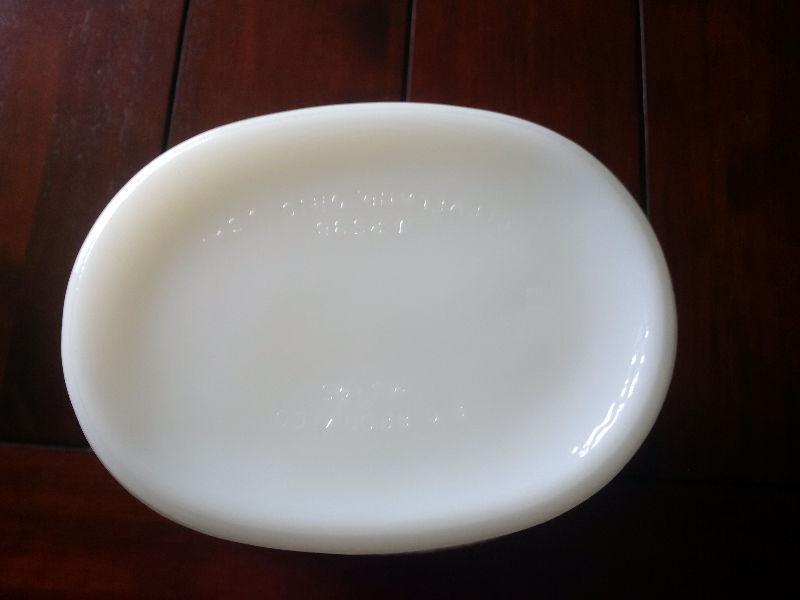 E.O. Brody Milk Glass Vase MJ-45, J2538 Approximate dimensions: