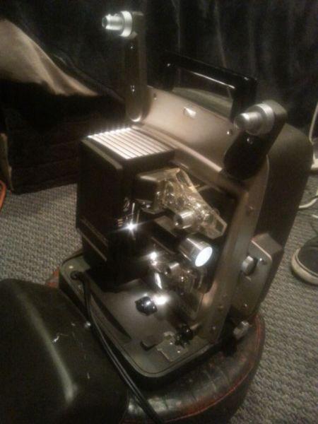 Bell & Howell auto load 364a Vintage projector works flawlessly