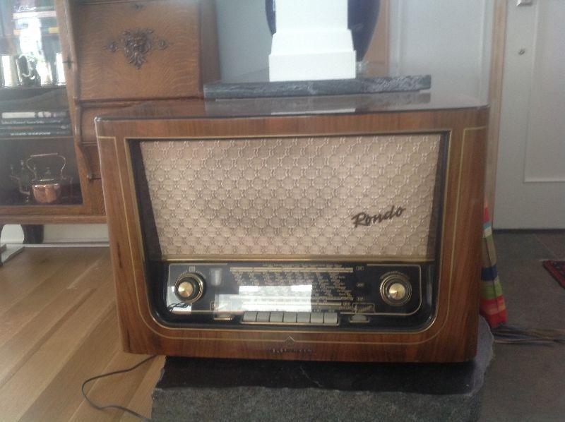 Classic Telefunken Radio - Rondo