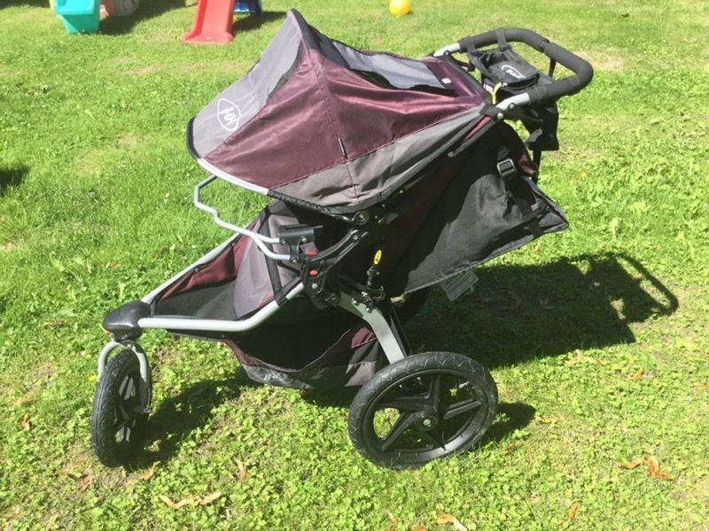 Bob Revolution stroller & Britax B Safe infant car seat