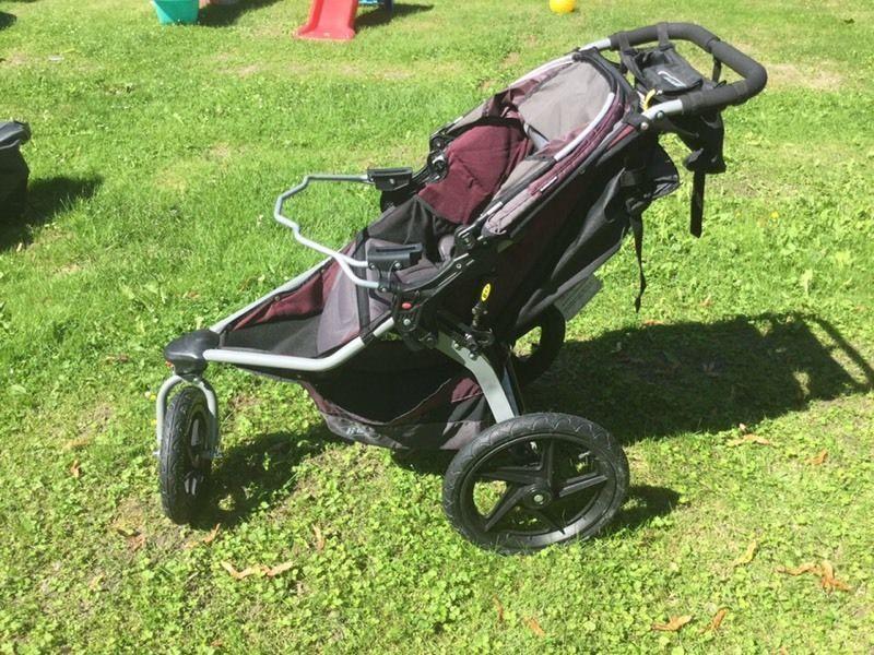 Bob Revolution stroller & Britax B Safe infant car seat