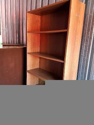 UC Oak Laminate Bookcase