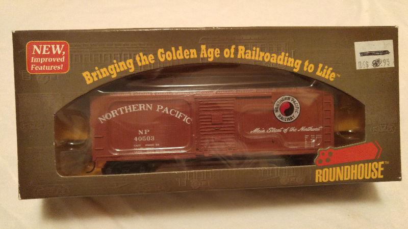 Roundhouse HO Scale Northern Pacific 40' Double-Sheathed Boxcar