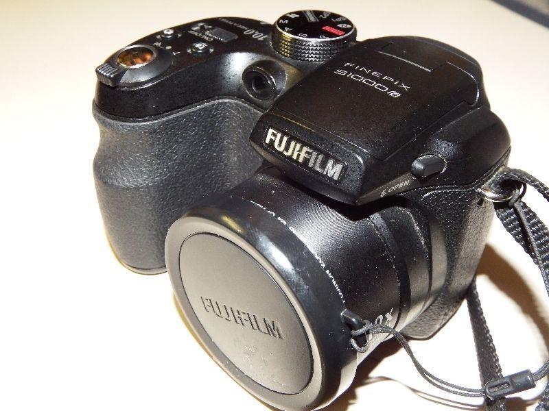Fuji Finepix S1000 Digital Camera