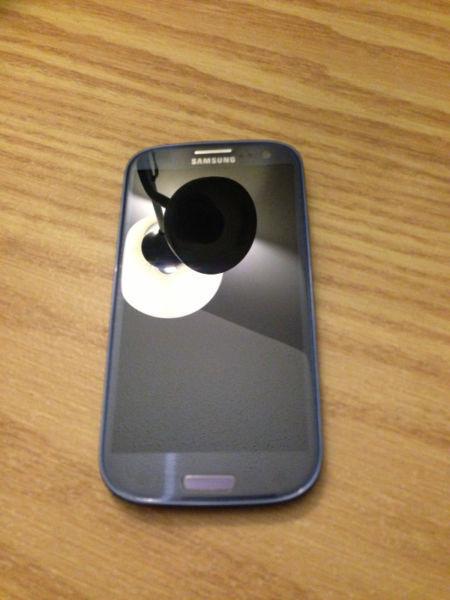 Samsung Galaxy S3 mint locked to Verizon