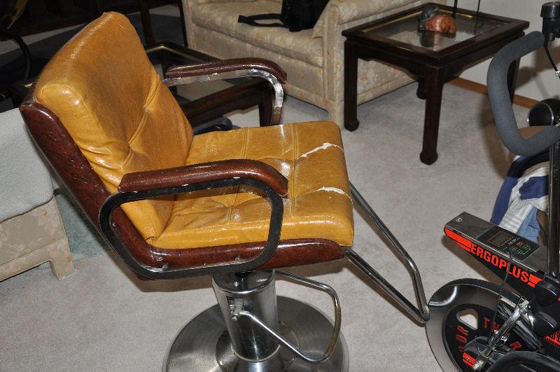 Barber styling chair