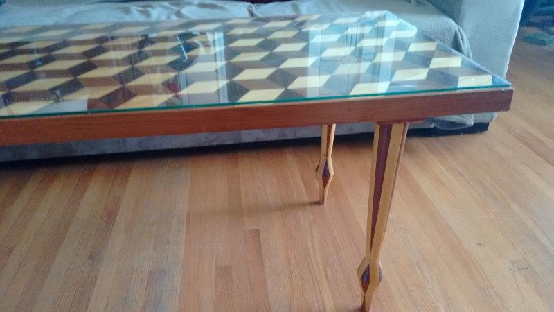 Coffee table, veneer inlay, turned legs
