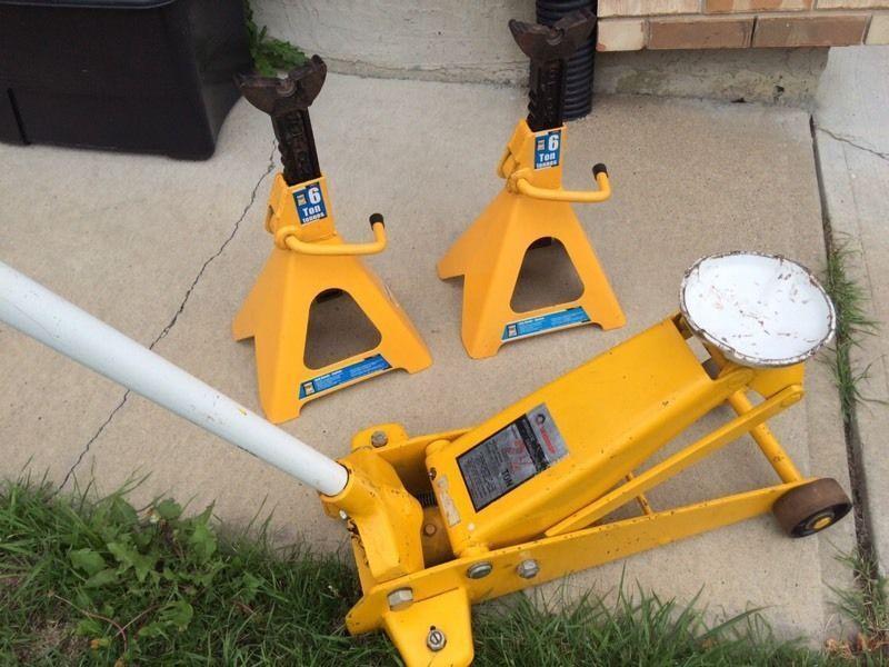 2-1/4 ton hydraulic jack and 6 ton jack stands