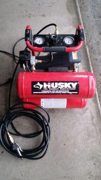 Husky Portable 3 Gallon Air Compressor Good Condition
