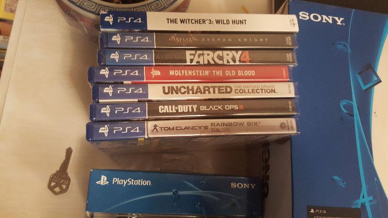 PS4 BUNDLE (System, 2 controllers, 12 games)