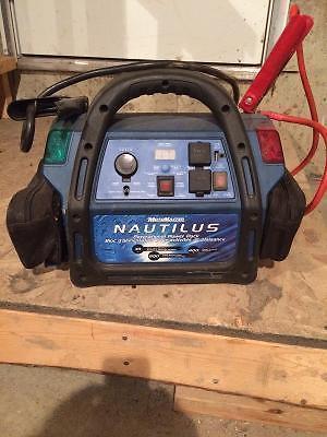 Motomaster Nautilus Recreational Power pack, 800A