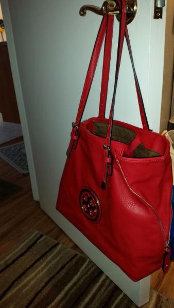 Large red purse/bag