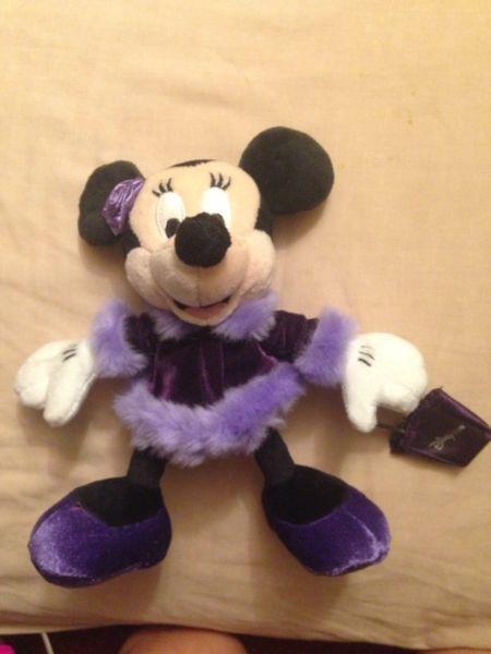 Wanted: Disney store/Disney parks exclusive Minnie mouses