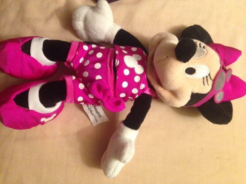 Wanted: Disney store/Disney parks exclusive Minnie mouses